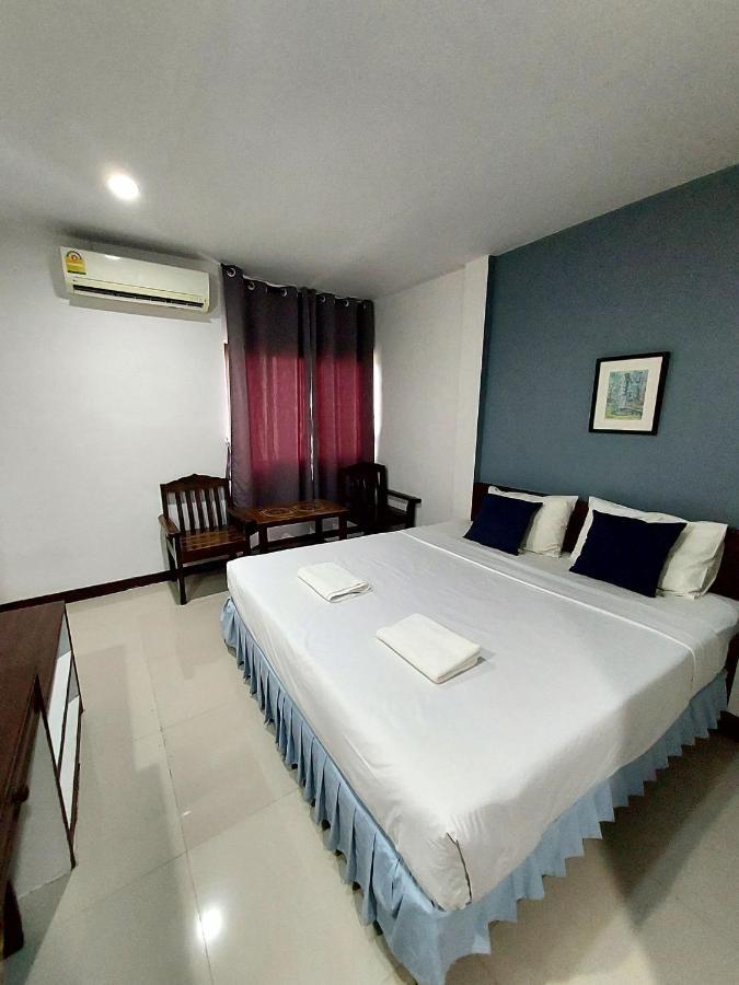 Hotel Traveller