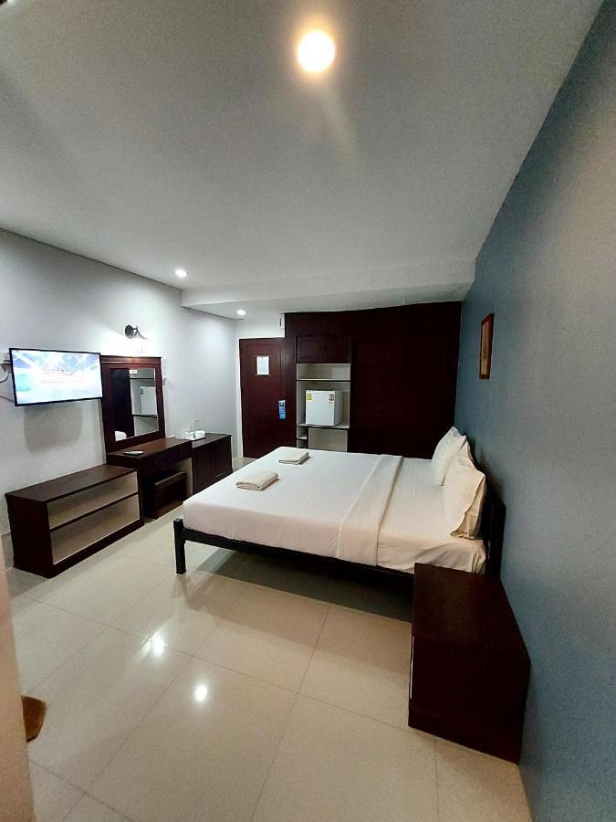 Traveller Hotel *